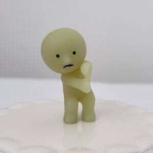 Smiski Series 1 "Smiski Peeking" Collectible Blind Box Figure